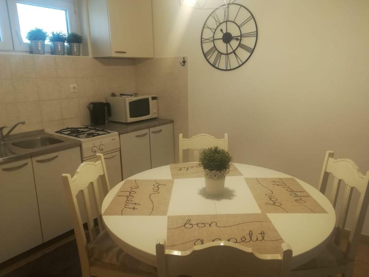 Vila Snjezana Tučepi Exterior foto